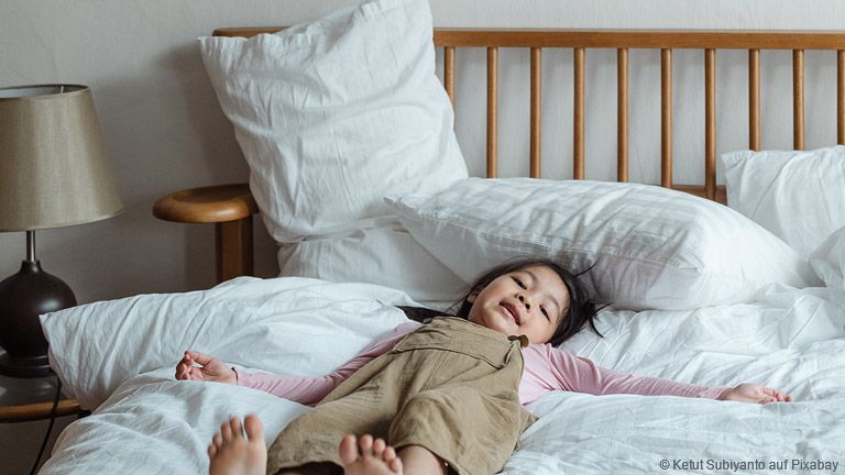 Ein Kinderbett muss nicht nur schön aussehen, sondern auch jede Menge mitmachen.
