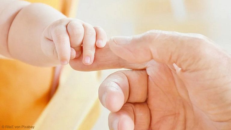 Werdende Eltern freuen sich auf die Geburt ihres Kindes und möchten natürlich alles tun, damit der neue Erdenbürger ehrenvoll empfangen und begrüßt werden kann.