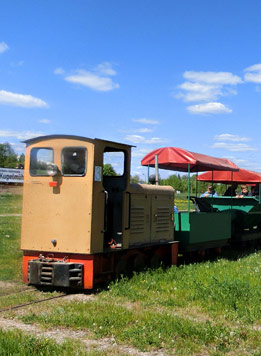 Tonlorenbahn im Ziegeleipark Mildenberg