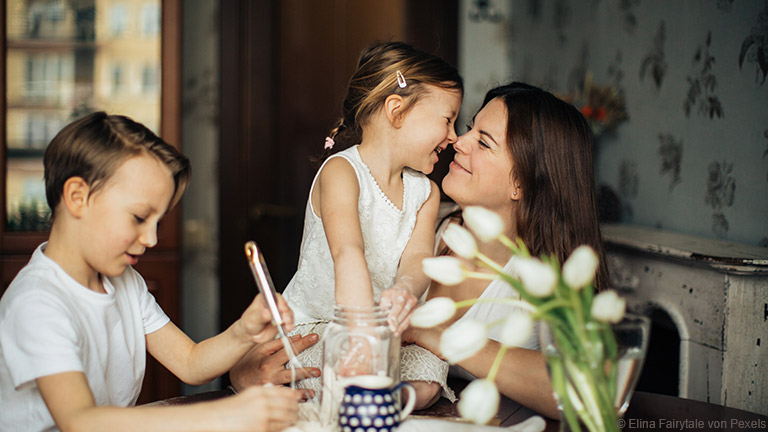 So kann die Arbeit der Mutter geehrt werden