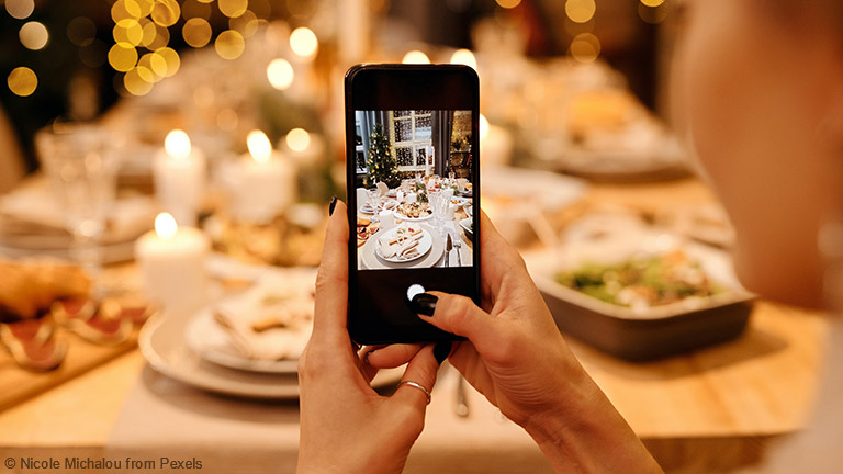 Die Art der Weihnachtsdeko, ob traditionell oder modern, muss auch zur Familie passen