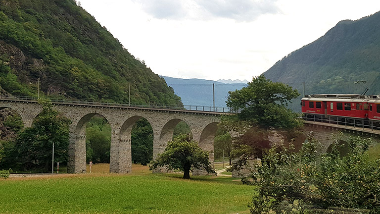 Kreisviadukt von Brusio auf der Berninalinie