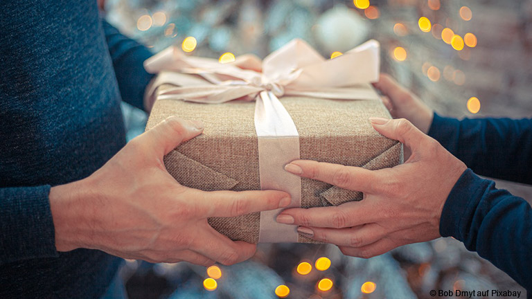 Geschenke-Ratgeber für Weihnachten: Über diese Präsente freuen sich Frauen wirklich