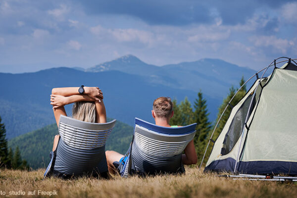 Wo und wie Familien günstig Urlaub machen können