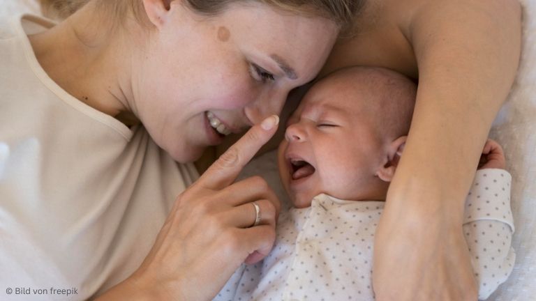 Das Wochenbett ist die Phase nach der Geburt, während der du dich als Mutter von den Anstrengungen von Schwangerschaft und Geburt erholst.