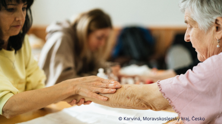 Was pflegende Angehörige über die monatliche Pflegebox wissen sollten